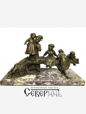 Бронзовая скульптура. Женщина с детьми. JOSEPH D'ASTE (1881-1945). 60 см
